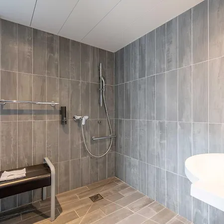 Bordeaux Cadera Aeroport Otel 3*